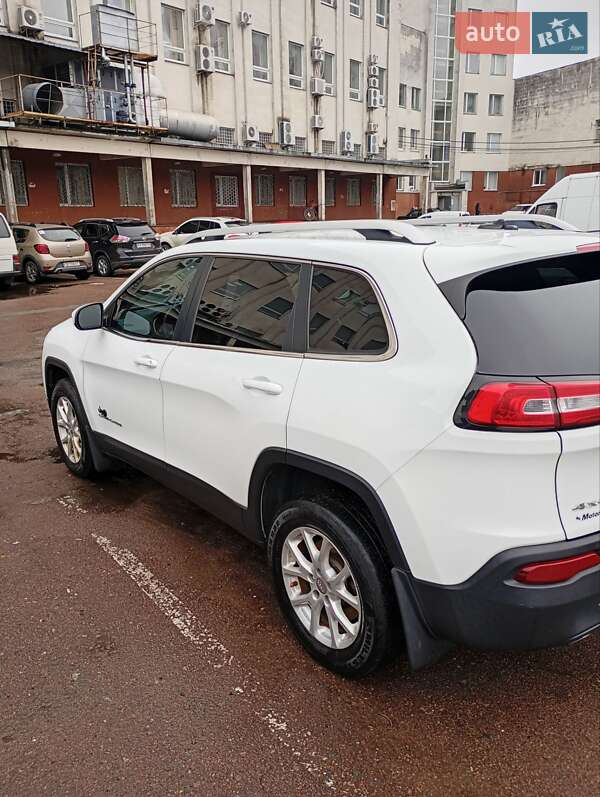 Внедорожник / Кроссовер Jeep Cherokee 2014 в Чернигове