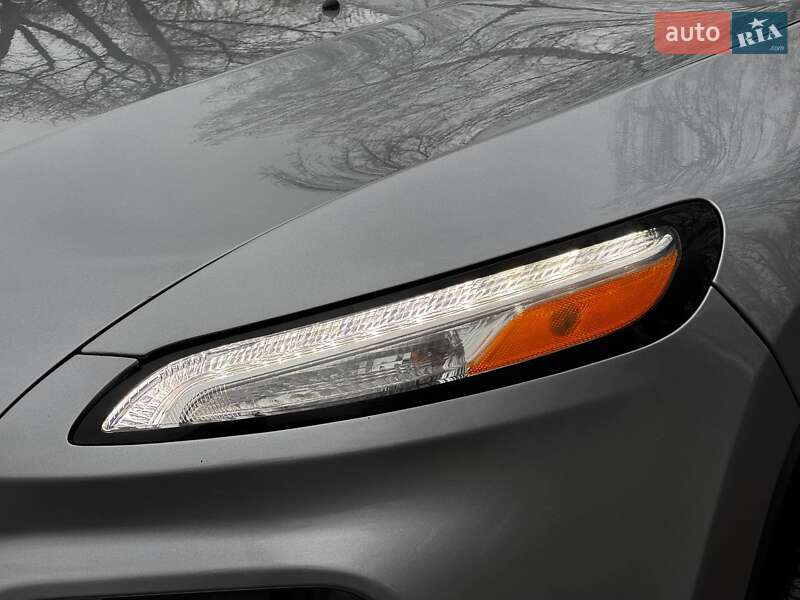 Позашляховик / Кросовер Jeep Cherokee 2015 в Охтирці