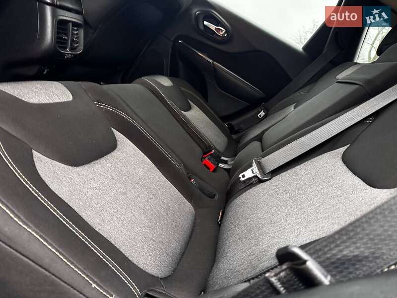 Позашляховик / Кросовер Jeep Cherokee 2015 в Охтирці