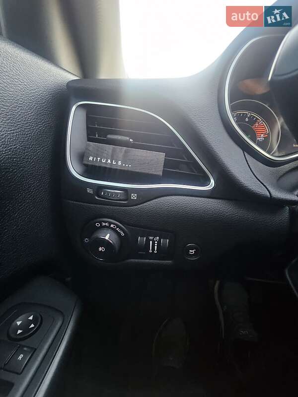 Внедорожник / Кроссовер Jeep Cherokee 2020 в Ивано-Франковске фото 15 Внедорожник / Кроссовер Jeep Cherokee 2020 в Ивано-Франковске