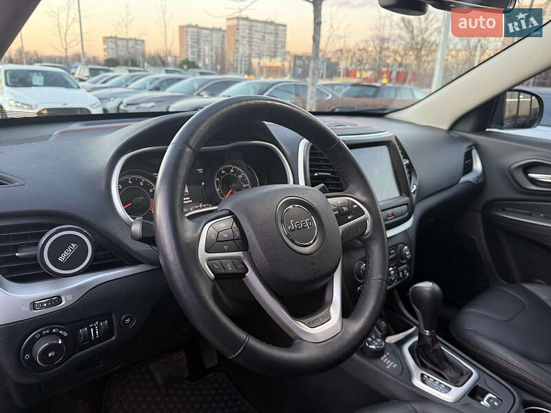 Внедорожник / Кроссовер Jeep Cherokee 2014 в Киеве