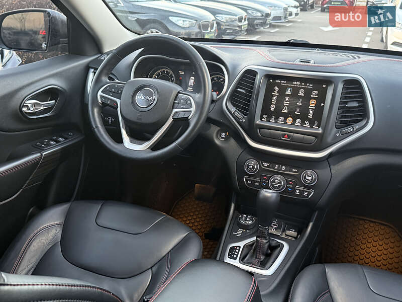 Внедорожник / Кроссовер Jeep Cherokee 2014 в Киеве