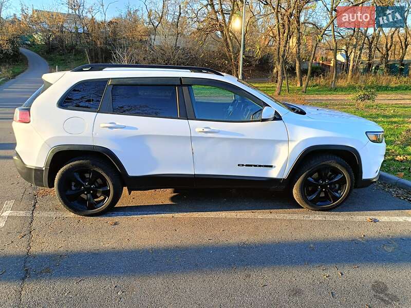 Внедорожник / Кроссовер Jeep Cherokee 2018 в Вышгороде