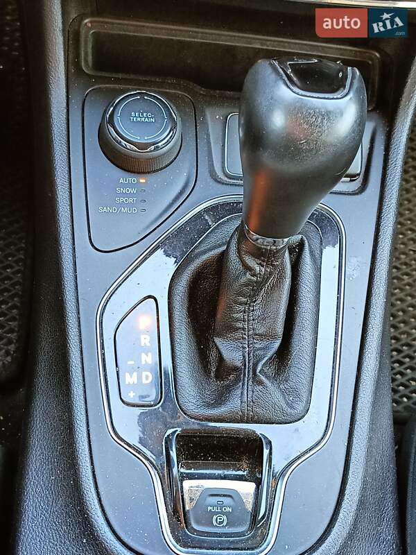 Внедорожник / Кроссовер Jeep Cherokee 2018 в Вышгороде