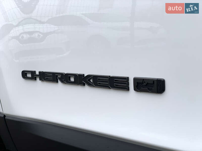 Внедорожник / Кроссовер Jeep Cherokee 2021 в Бердичеве