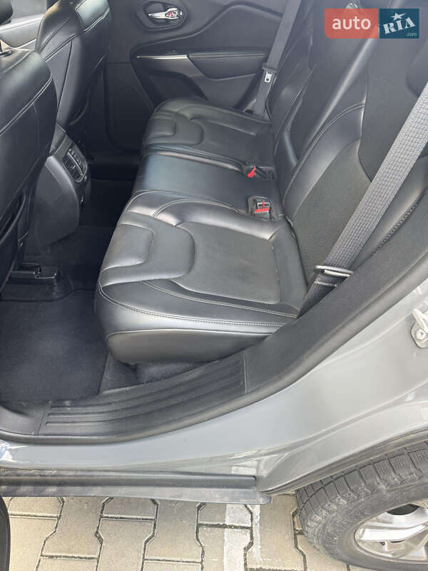 Внедорожник / Кроссовер Jeep Cherokee 2020 в Броварах