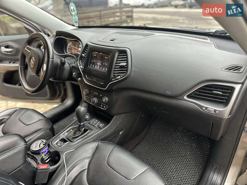 Внедорожник / Кроссовер Jeep Cherokee 2018 в Ивано-Франковске
