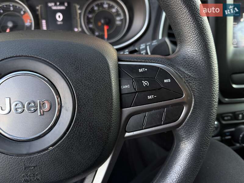 Внедорожник / Кроссовер Jeep Cherokee 2019 в Львове