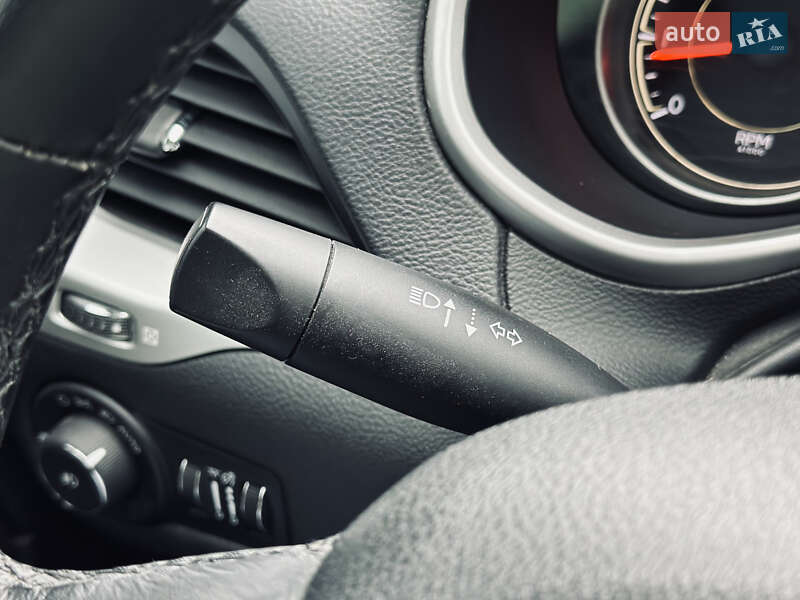 Внедорожник / Кроссовер Jeep Cherokee 2015 в Кременчуге