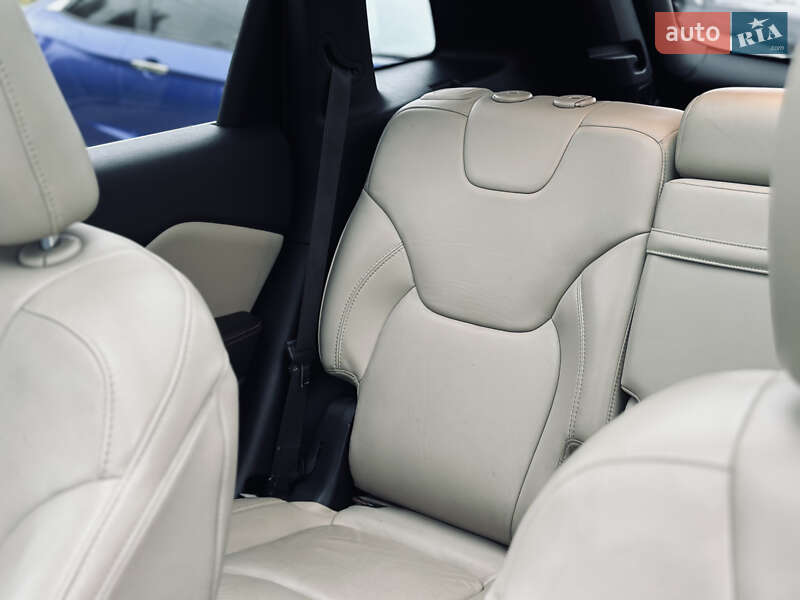 Внедорожник / Кроссовер Jeep Cherokee 2015 в Кременчуге