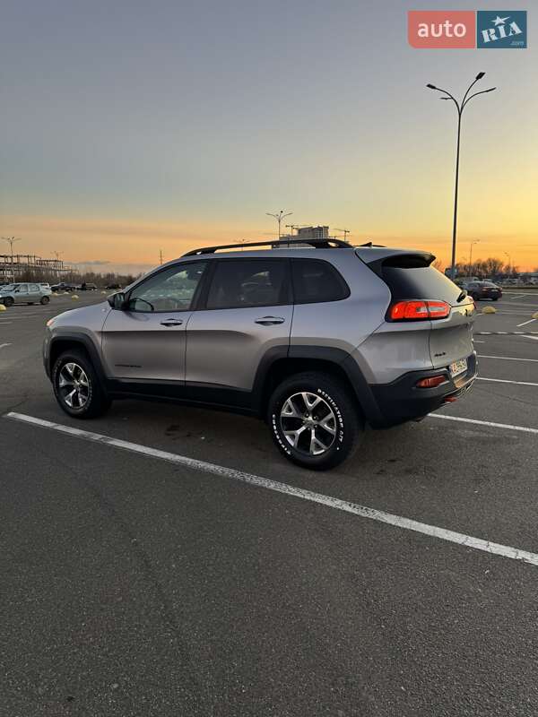Внедорожник / Кроссовер Jeep Cherokee 2016 в Киеве фото 4 Внедорожник / Кроссовер Jeep Cherokee 2016 в Киеве