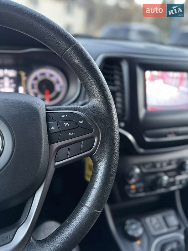 Позашляховик / Кросовер Jeep Cherokee 2019 в Львові