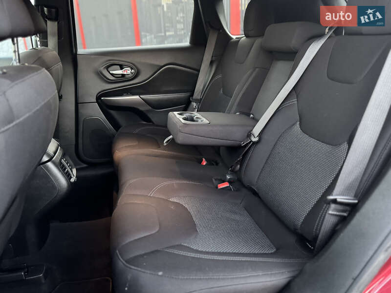 Позашляховик / Кросовер Jeep Cherokee 2019 в Львові