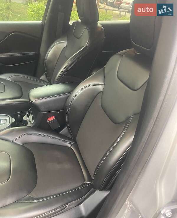 Внедорожник / Кроссовер Jeep Cherokee 2020 в Киеве