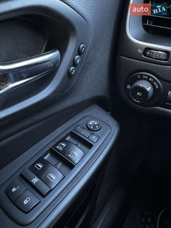 Внедорожник / Кроссовер Jeep Cherokee 2018 в Днепре