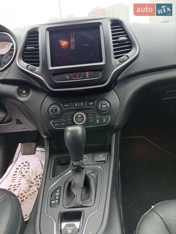 Внедорожник / Кроссовер Jeep Cherokee 2021 в Киеве