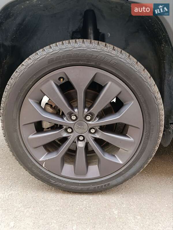 Внедорожник / Кроссовер Jeep Cherokee 2021 в Киеве