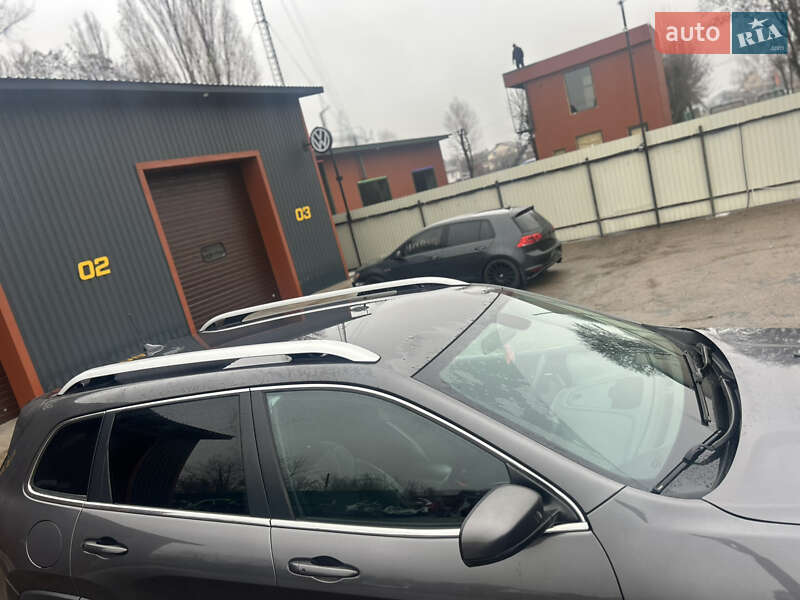 Позашляховик / Кросовер Jeep Cherokee 2020 в Переяславі