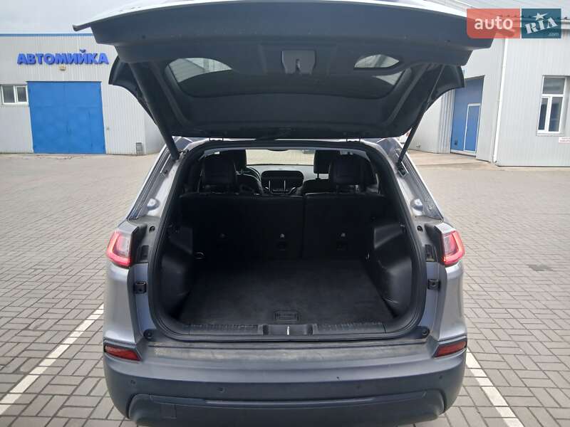 Внедорожник / Кроссовер Jeep Cherokee 2019 в Житомире