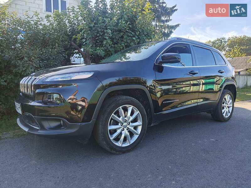 Внедорожник / Кроссовер Jeep Cherokee 2016 в Киеве