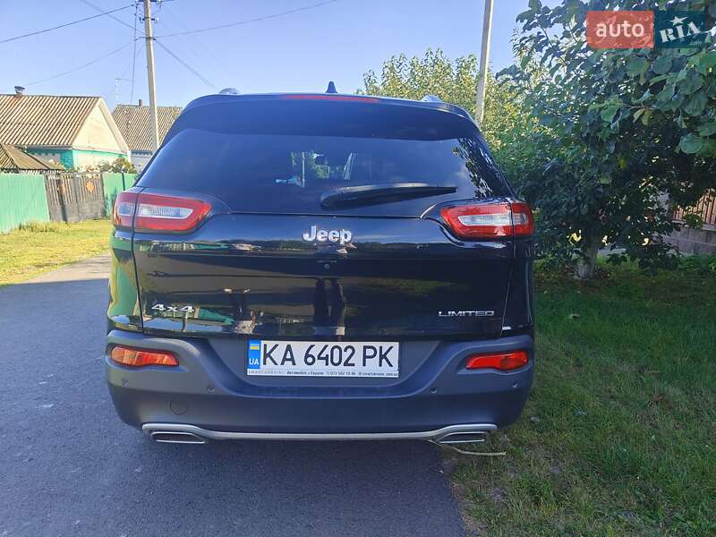 Внедорожник / Кроссовер Jeep Cherokee 2016 в Киеве