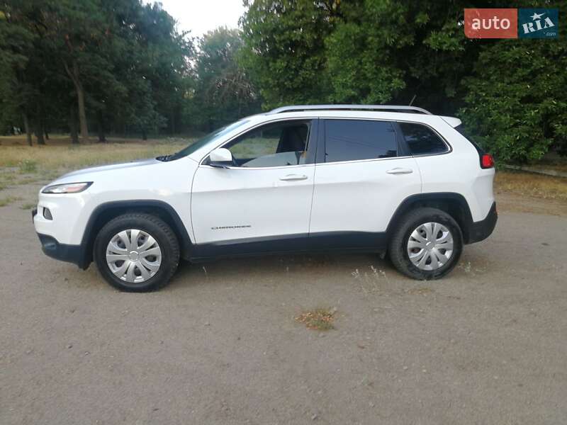 Позашляховик / Кросовер Jeep Cherokee 2015 в Кропивницькому