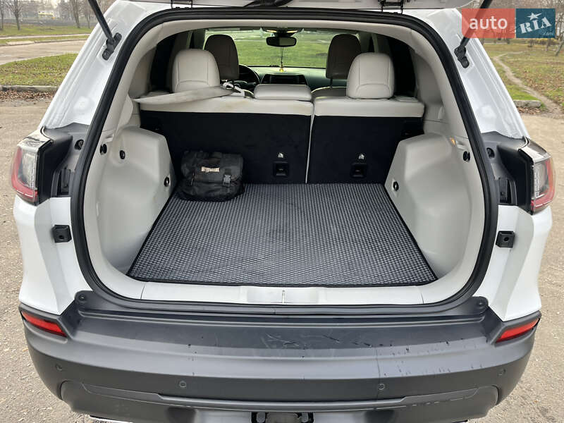 Внедорожник / Кроссовер Jeep Cherokee 2020 в Харькове