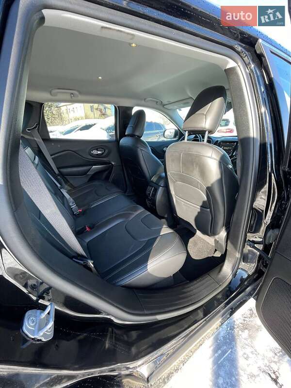 Внедорожник / Кроссовер Jeep Cherokee 2019 в Львове