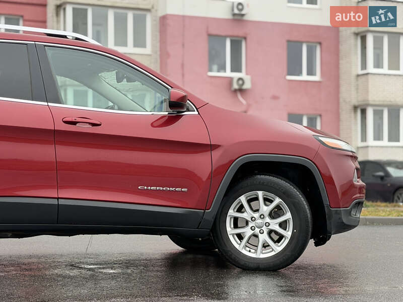 Внедорожник / Кроссовер Jeep Cherokee 2015 в Виннице