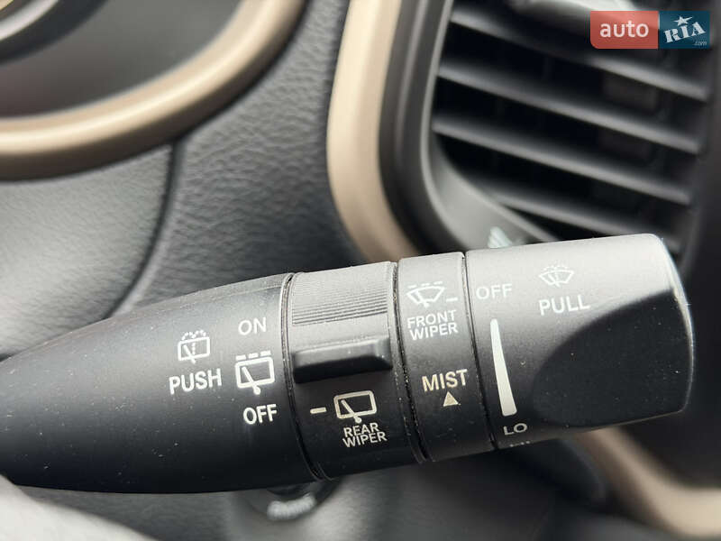 Внедорожник / Кроссовер Jeep Cherokee 2015 в Виннице