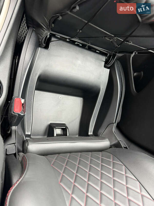 Внедорожник / Кроссовер Jeep Cherokee 2015 в Виннице