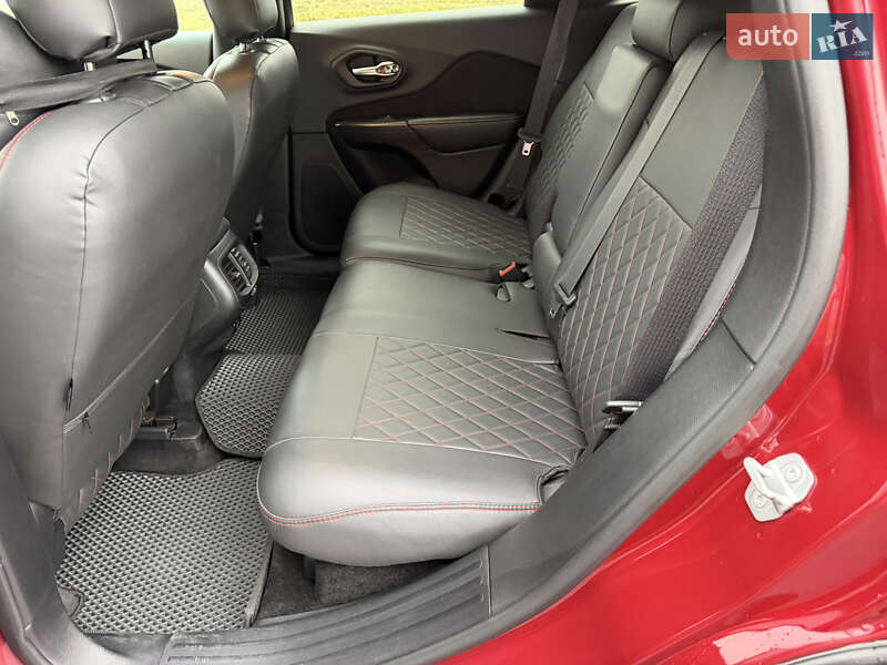 Внедорожник / Кроссовер Jeep Cherokee 2015 в Виннице