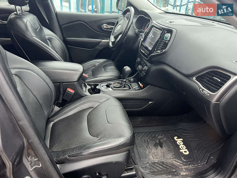 Позашляховик / Кросовер Jeep Cherokee 2019 в Черкасах