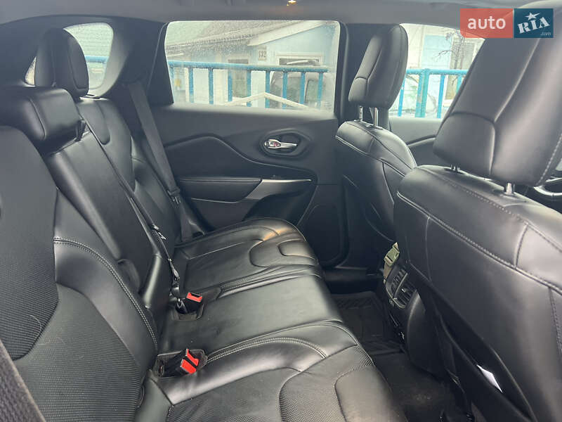 Позашляховик / Кросовер Jeep Cherokee 2019 в Черкасах