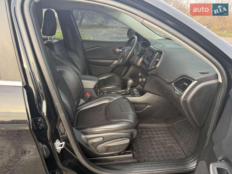 Внедорожник / Кроссовер Jeep Cherokee 2018 в Полтаве фото 42 Внедорожник / Кроссовер Jeep Cherokee 2018 в Полтаве