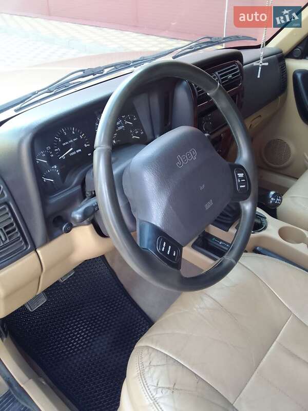 Внедорожник / Кроссовер Jeep Cherokee 1998 в Гайсине