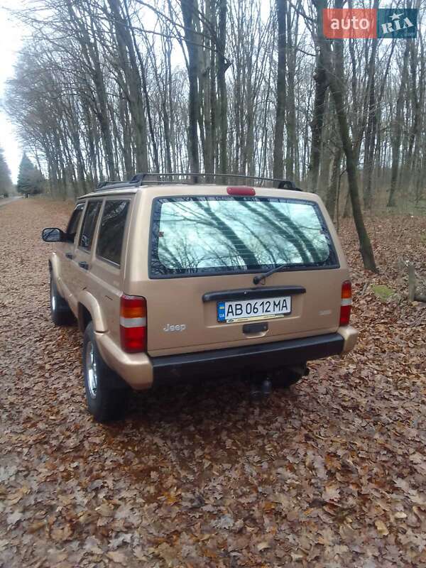 Внедорожник / Кроссовер Jeep Cherokee 1998 в Гайсине