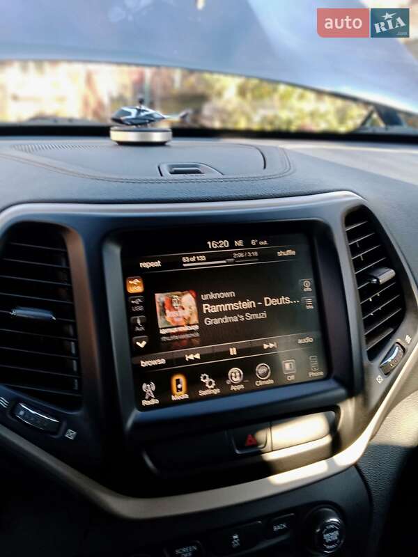 Внедорожник / Кроссовер Jeep Cherokee 2015 в Ромнах