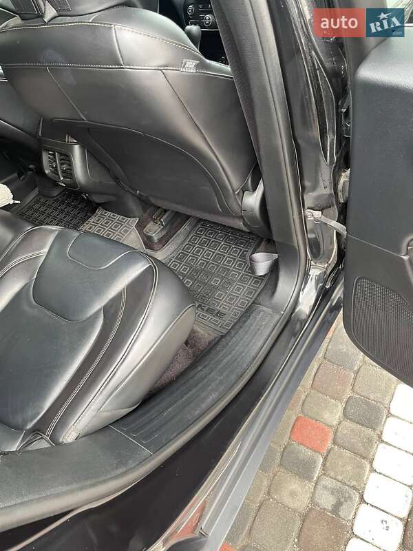 Внедорожник / Кроссовер Jeep Cherokee 2016 в Днепре