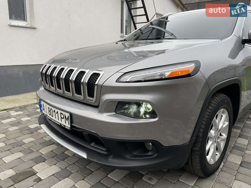 Внедорожник / Кроссовер Jeep Cherokee 2014 в Лубнах