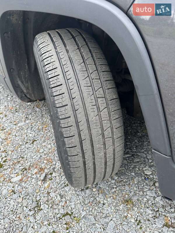 Позашляховик / Кросовер Jeep Cherokee 2014 в Житомирі