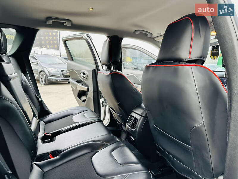 Внедорожник / Кроссовер Jeep Cherokee 2018 в Харькове