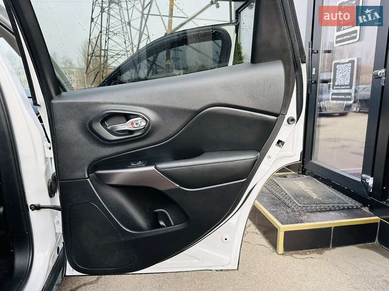 Внедорожник / Кроссовер Jeep Cherokee 2018 в Харькове