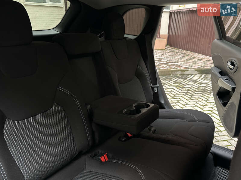 Позашляховик / Кросовер Jeep Cherokee 2021 в Ромнах