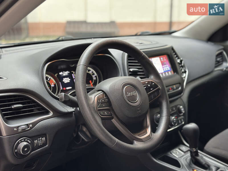 Позашляховик / Кросовер Jeep Cherokee 2021 в Ромнах