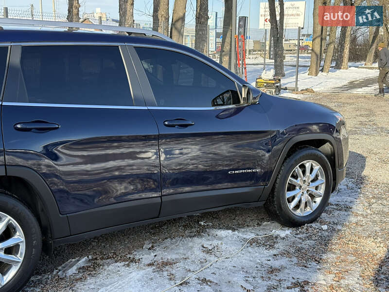 Позашляховик / Кросовер Jeep Cherokee 2015 в Стрию