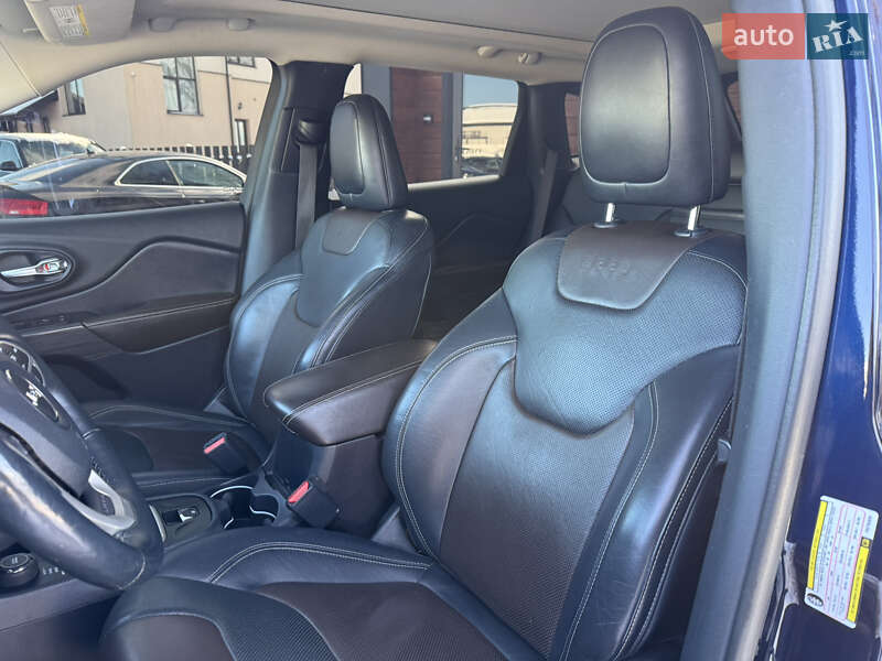 Позашляховик / Кросовер Jeep Cherokee 2015 в Стрию