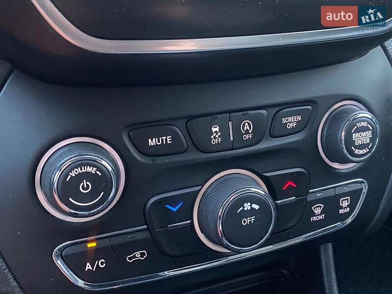 Позашляховик / Кросовер Jeep Cherokee 2020 в Львові