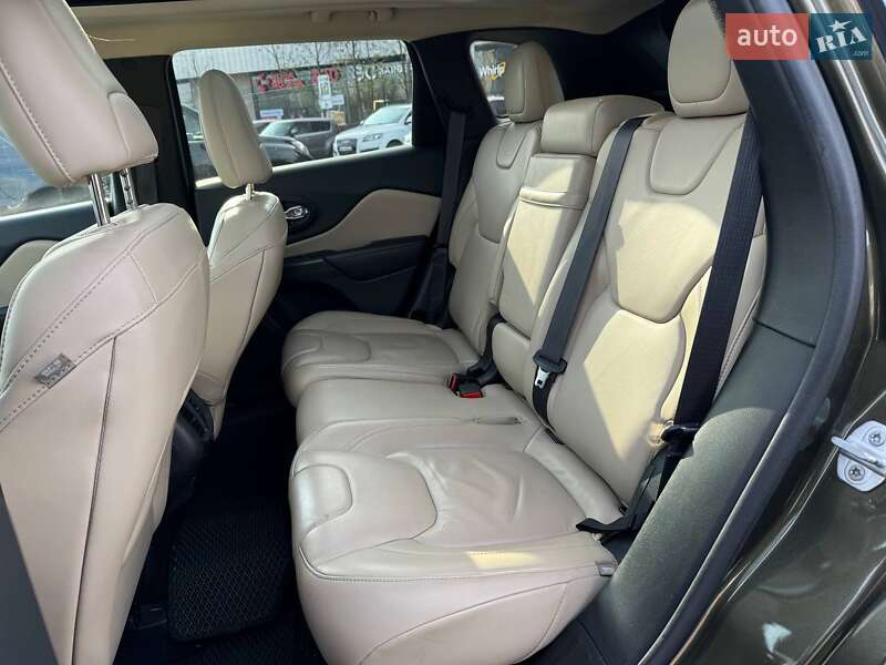 Внедорожник / Кроссовер Jeep Cherokee 2015 в Киеве фото 9 Внедорожник / Кроссовер Jeep Cherokee 2015 в Киеве