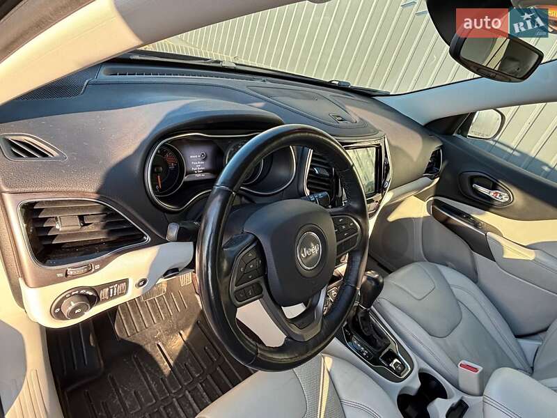 Позашляховик / Кросовер Jeep Cherokee 2018 в Хотині фото 13 Позашляховик / Кросовер Jeep Cherokee 2018 в Хотині
